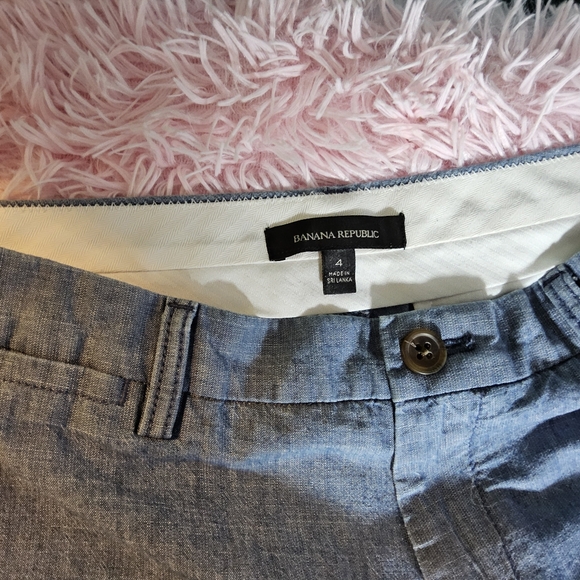 Banana Republic cargo shorts size 4 - Picture 2 of 4